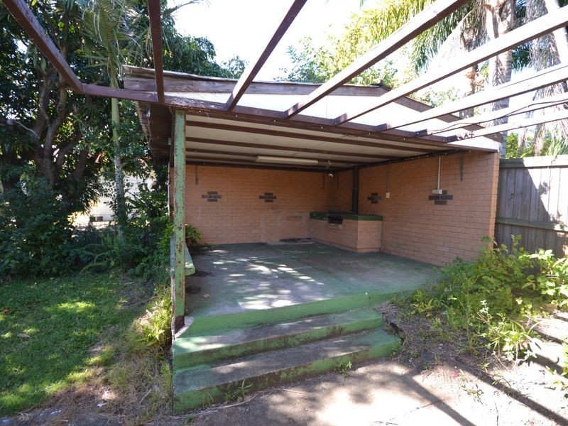 14 Brooks Street, Camp Hill QLD 4152