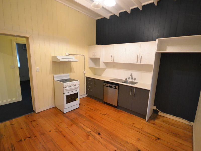 14 Lockhart Street, Woolloongabba QLD 4102