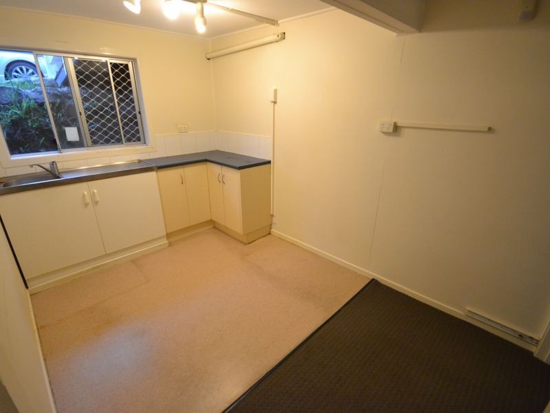 14 Lockhart Street, Woolloongabba QLD 4102