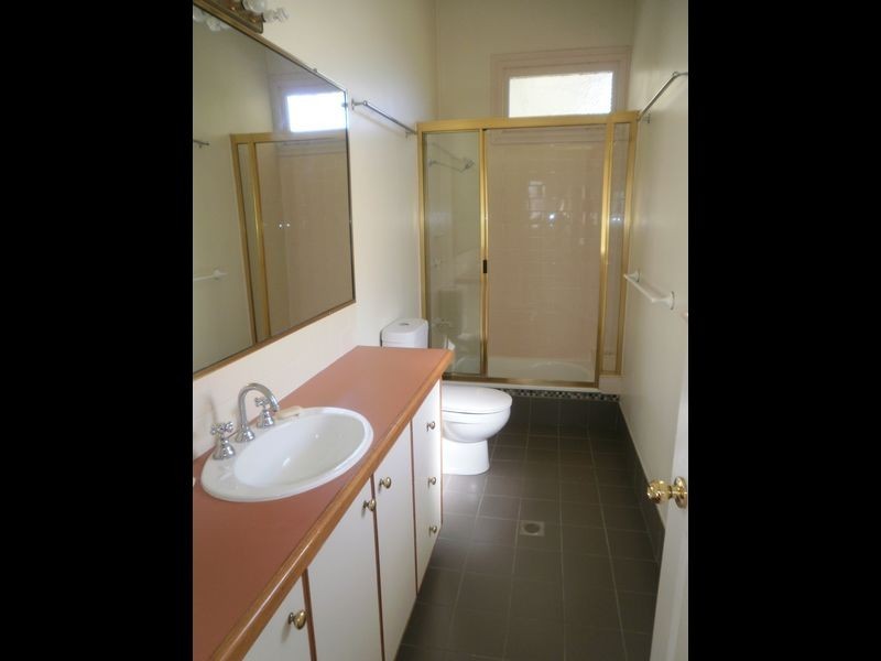 50 Heidelberg Street, East Brisbane QLD 4169