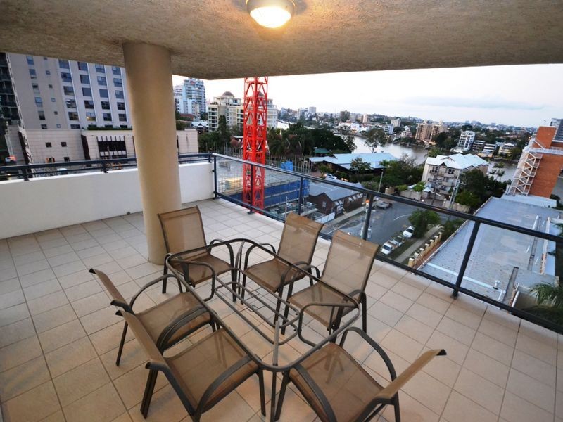 21/19 Thorn Street, Kangaroo Point QLD 4169