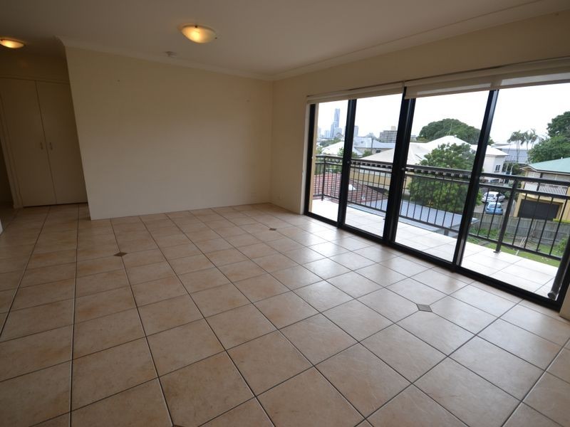 8/15 Eskgrove Street, East Brisbane QLD 4169