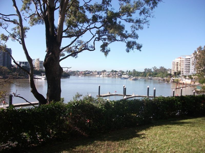 11 44 OConnell Street, Kangaroo Point QLD 4169