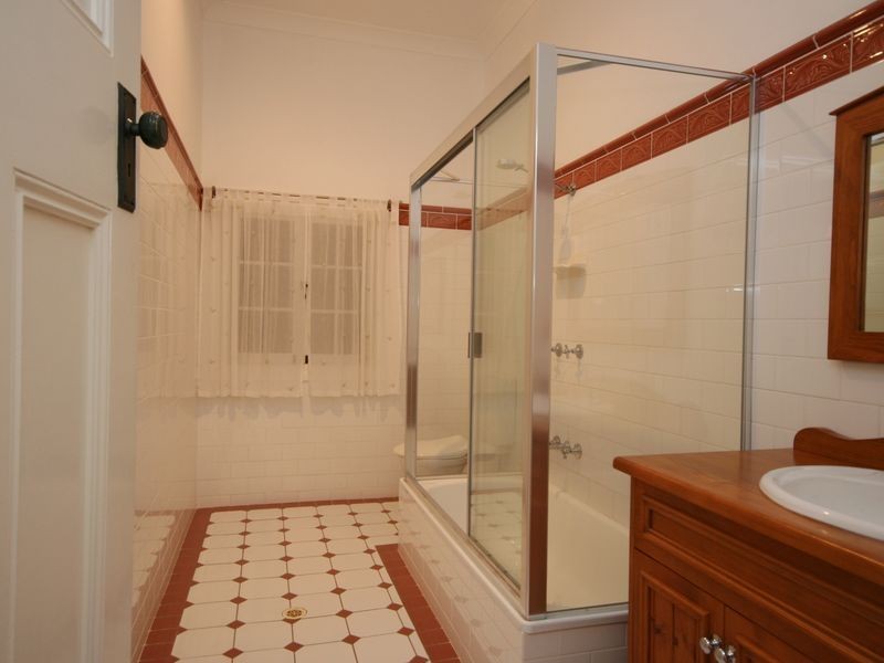 30 Barker Street, East Brisbane QLD 4169