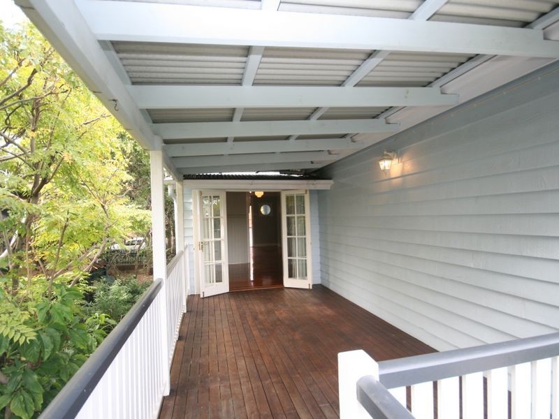 30 Barker Street, East Brisbane QLD 4169