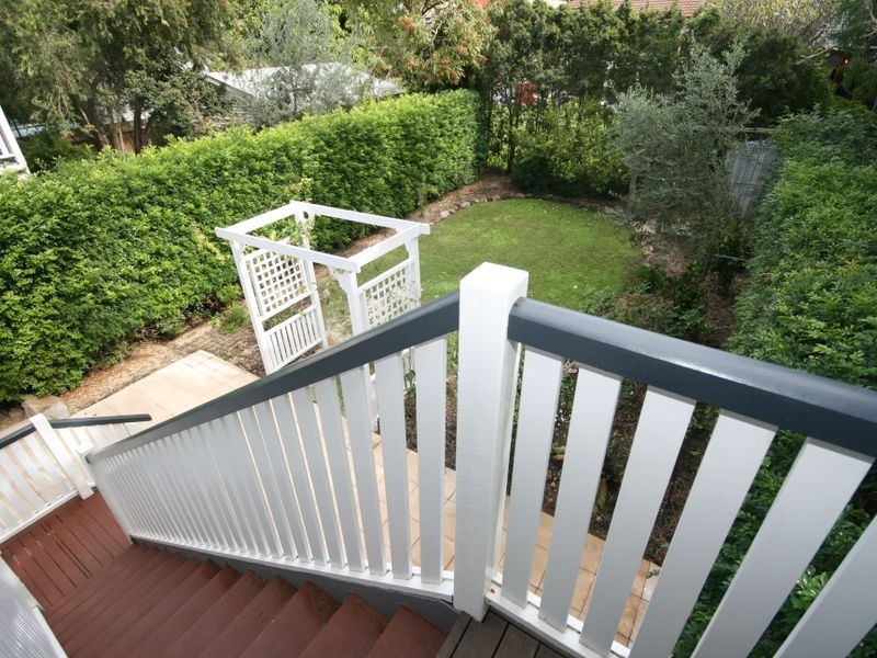 30 Barker Street, East Brisbane QLD 4169