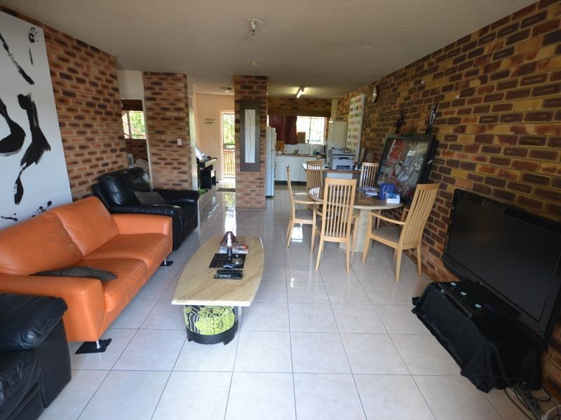 3/745 Logan Road, Greenslopes QLD 4120