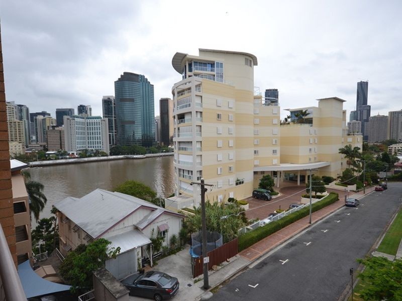 303/355 Main Street, Kangaroo Point QLD 4169