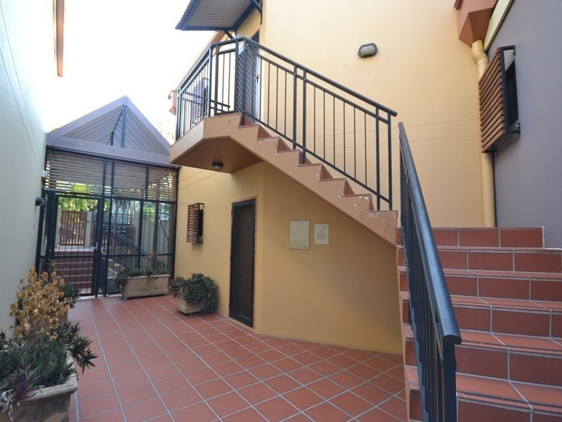 10/84 LYTTON ROAD, East Brisbane QLD 4169