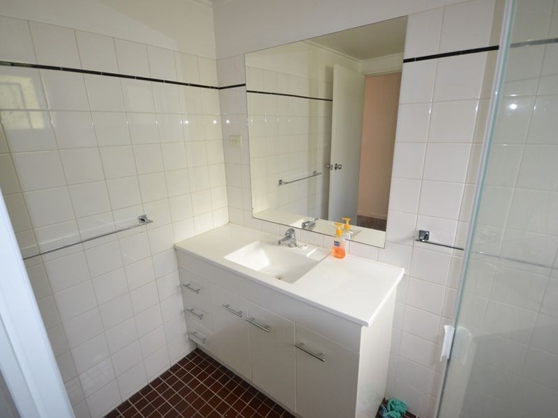 2/9 Lambert Street, Kangaroo Point QLD 4169