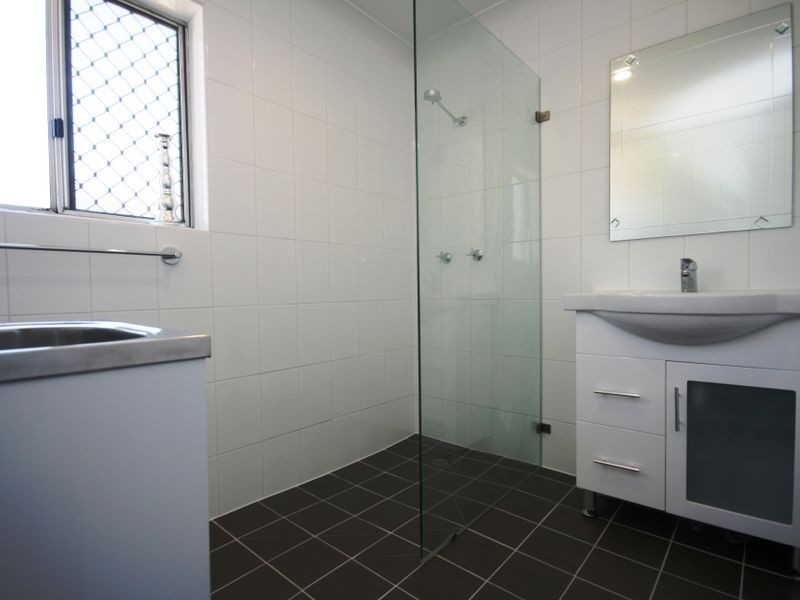 4/18 Raby Road, Coorparoo QLD 4151