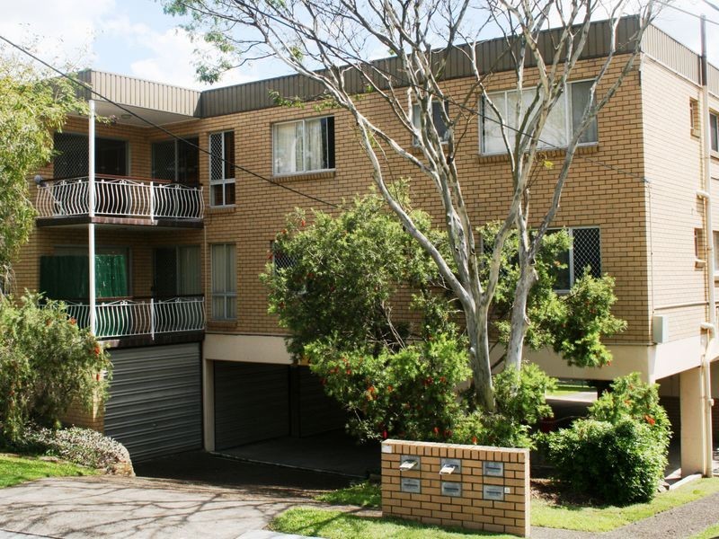 4/18 Raby Road, Coorparoo QLD 4151