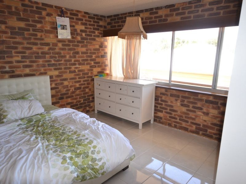 2/745 Logan Rd, Greenslopes QLD 4120
