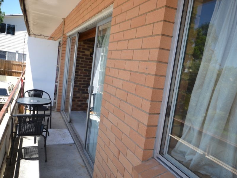 2/745 Logan Rd, Greenslopes QLD 4120