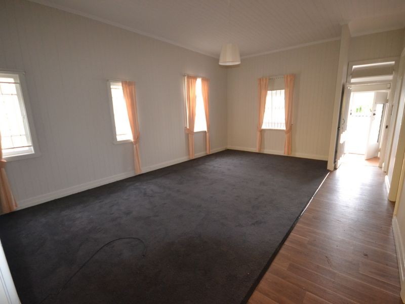 33 Rosina Street, Kangaroo Point QLD 4169