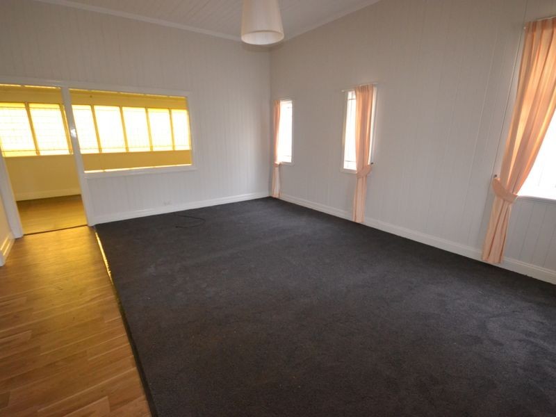 33 Rosina Street, Kangaroo Point QLD 4169