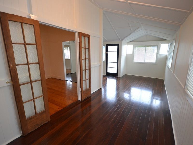 42 Orchard Street, Hawthorne QLD 4171