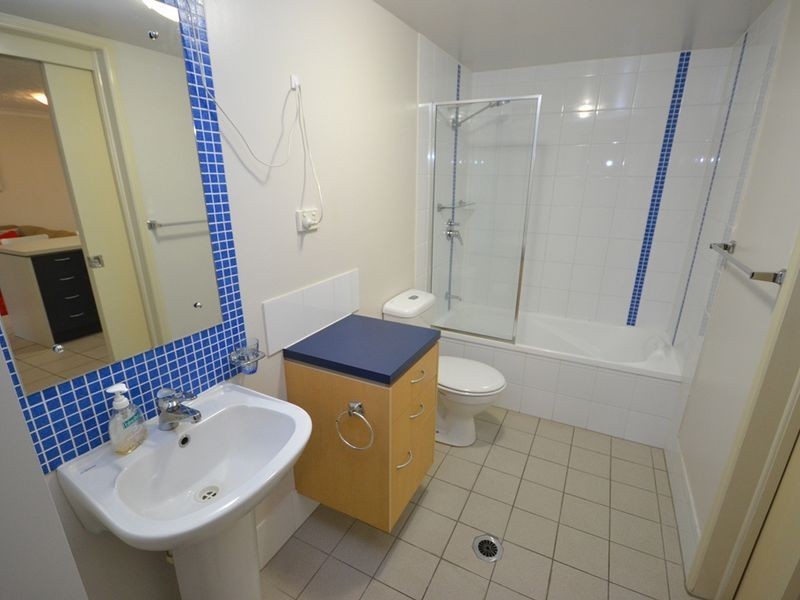2/19 Thorn Street, Kangaroo Point QLD 4169