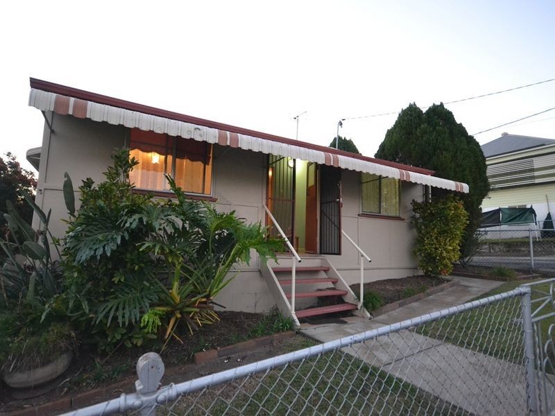 27 Fleurs Street, Woolloongabba QLD 4102