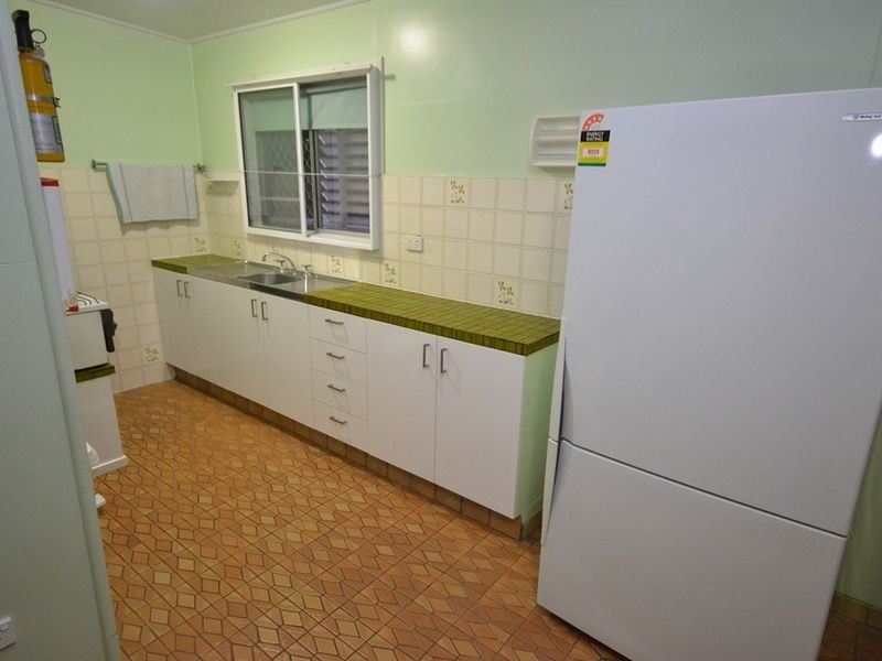 27 Fleurs Street, Woolloongabba QLD 4102