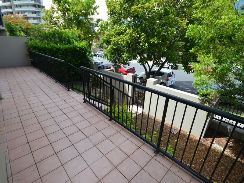 4/240 Wellington Road, Kangaroo Point QLD 4169