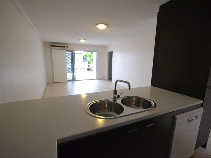 3/77 Douglas Street, Greenslopes QLD 4120