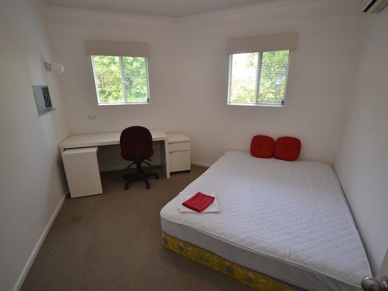 224/85 Deakin Street, Kangaroo Point QLD 4169