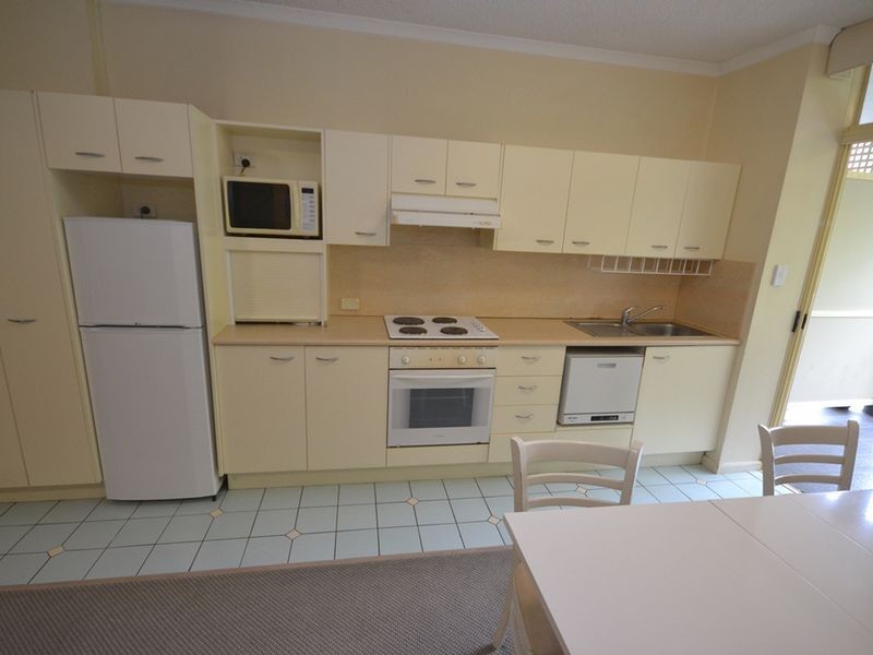 224/85 Deakin Street, Kangaroo Point QLD 4169