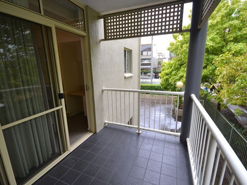 224/85 Deakin Street, Kangaroo Point QLD 4169