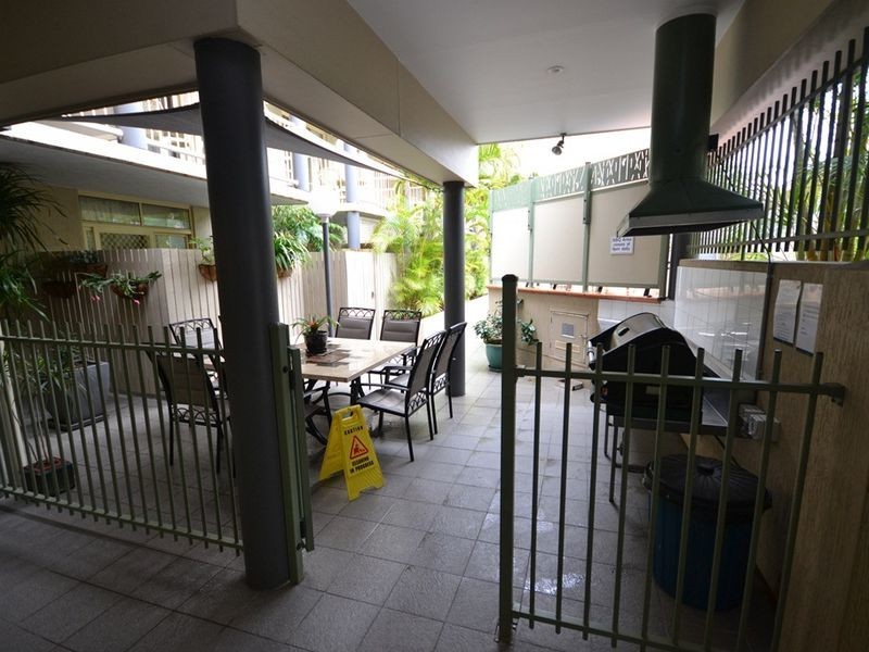 224/85 Deakin Street, Kangaroo Point QLD 4169