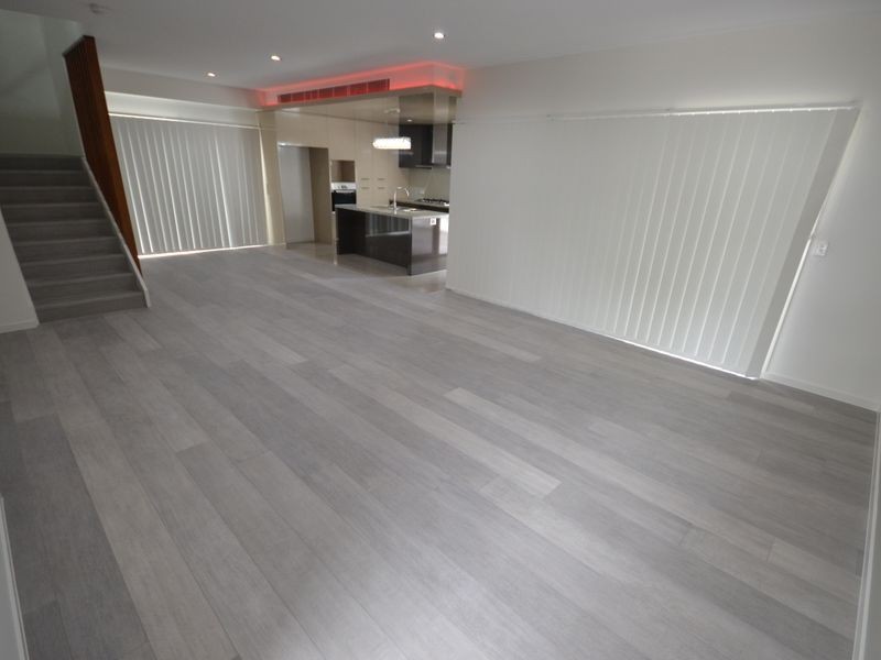 16 Llewellyn Street, Kangaroo Point QLD 4169