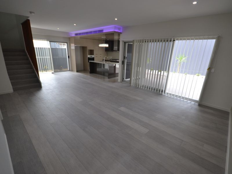 16 Llewellyn Street, Kangaroo Point QLD 4169