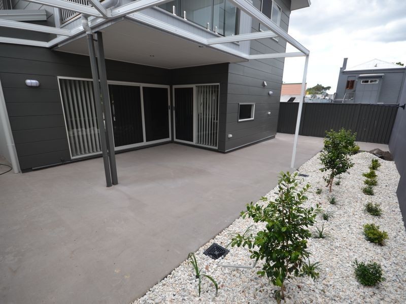 16 Llewellyn Street, Kangaroo Point QLD 4169
