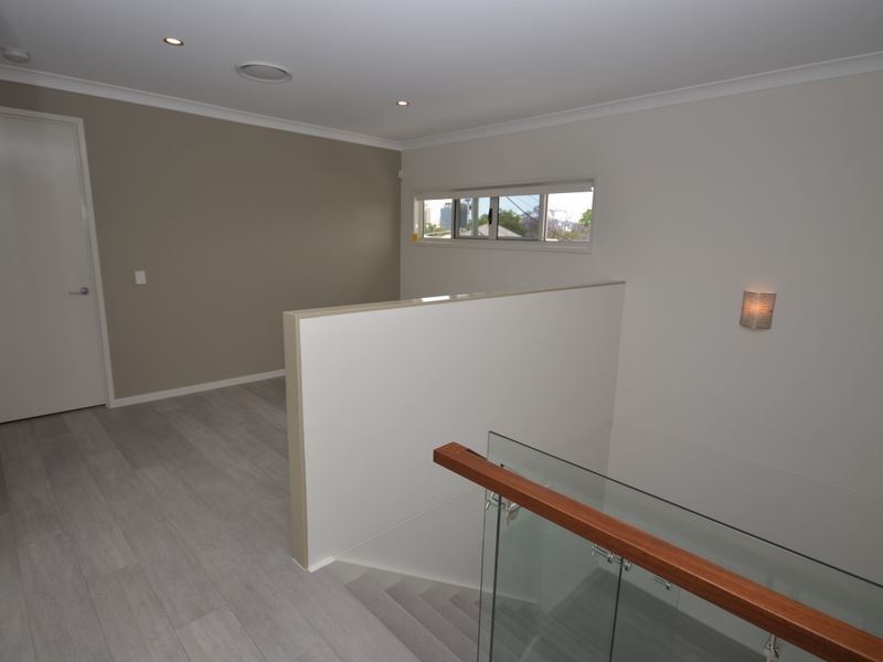 16 Llewellyn Street, Kangaroo Point QLD 4169