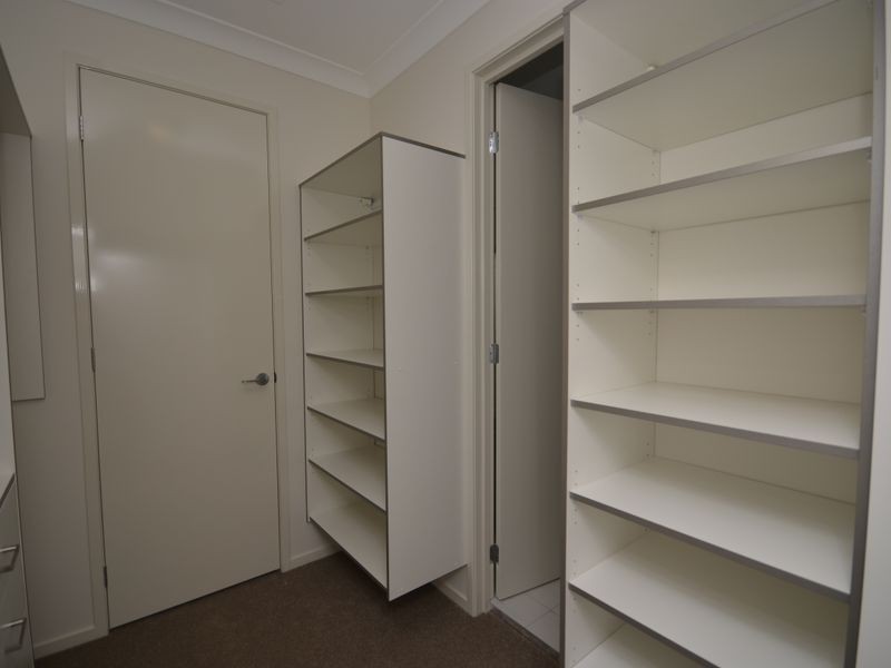 16 Llewellyn Street, Kangaroo Point QLD 4169