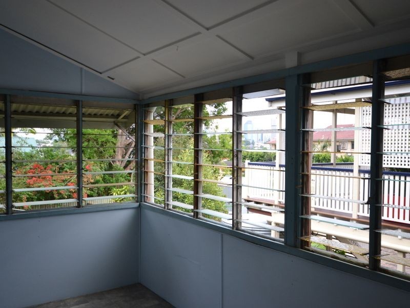 22 Elfin Street, East Brisbane QLD 4169