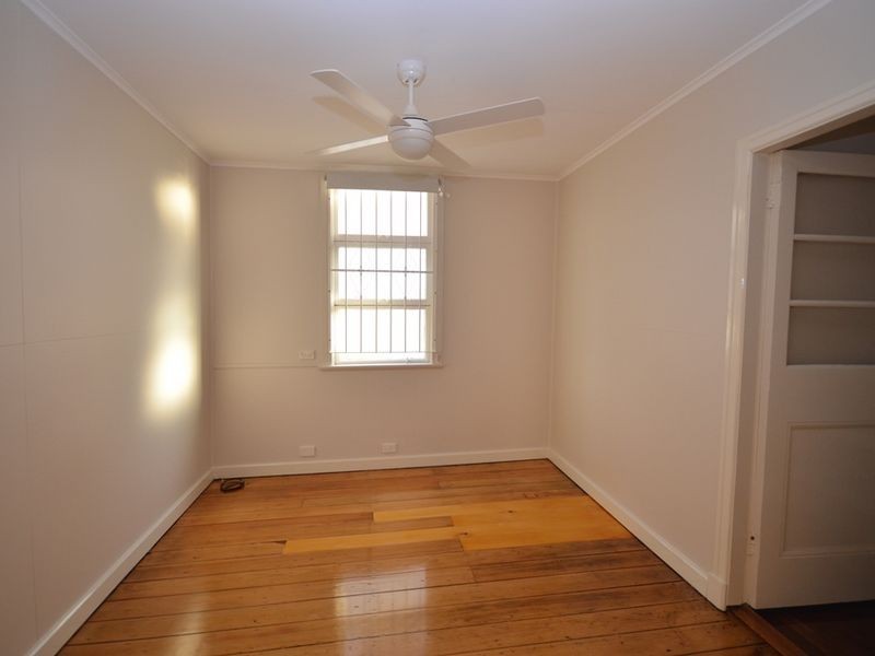 33 Rosina Street, Kangaroo Point QLD 4169