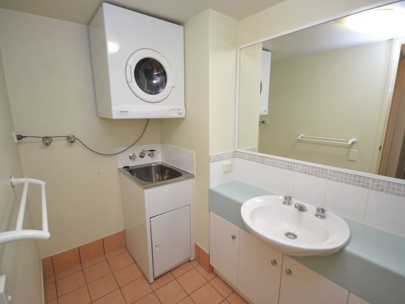16/219 Wellington Road, Kangaroo Point QLD 4169