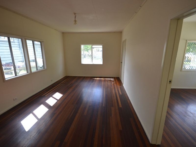 36 Lancelot Street, Tennyson QLD 4105