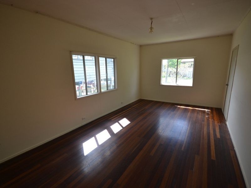 36 Lancelot Street, Tennyson QLD 4105