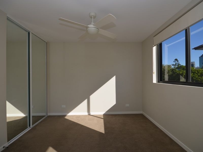 10/450 Main Street, Kangaroo Point QLD 4169