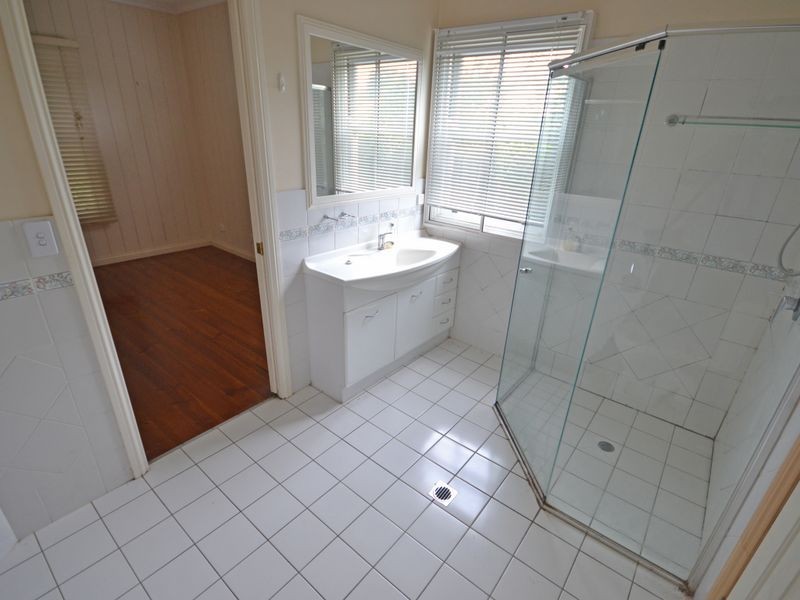 11 Rosina Street, Kangaroo Point QLD 4169