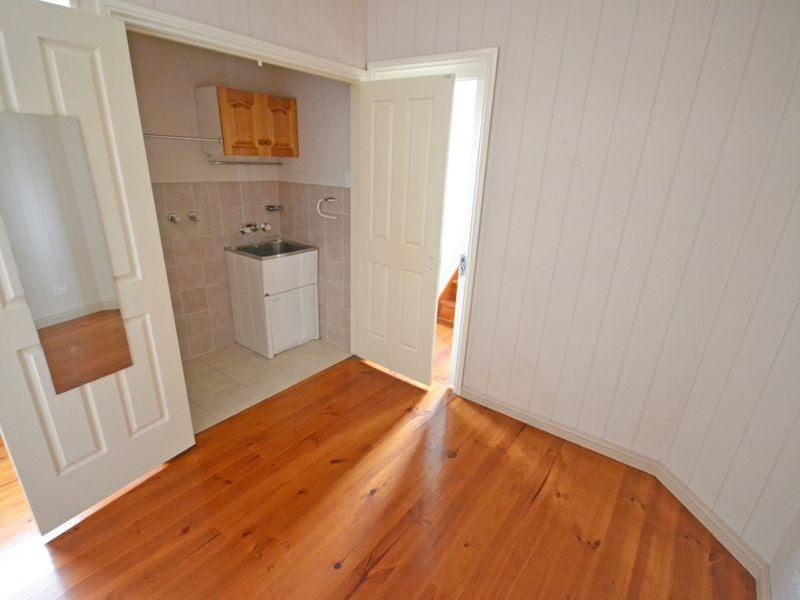 11 Rosina Street, Kangaroo Point QLD 4169