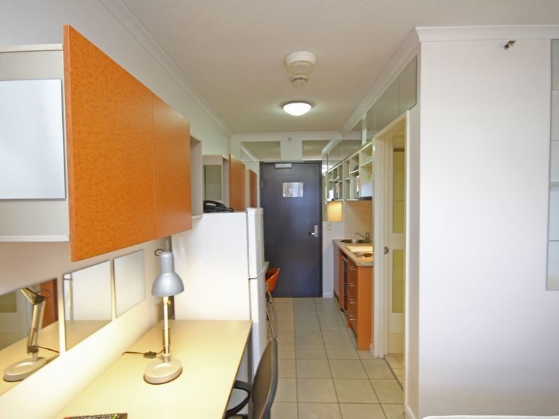702/9 Castlebar Street, Kangaroo Point QLD 4169
