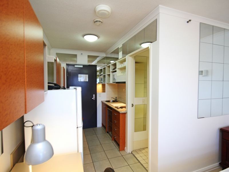 702/9 Castlebar Street, Kangaroo Point QLD 4169