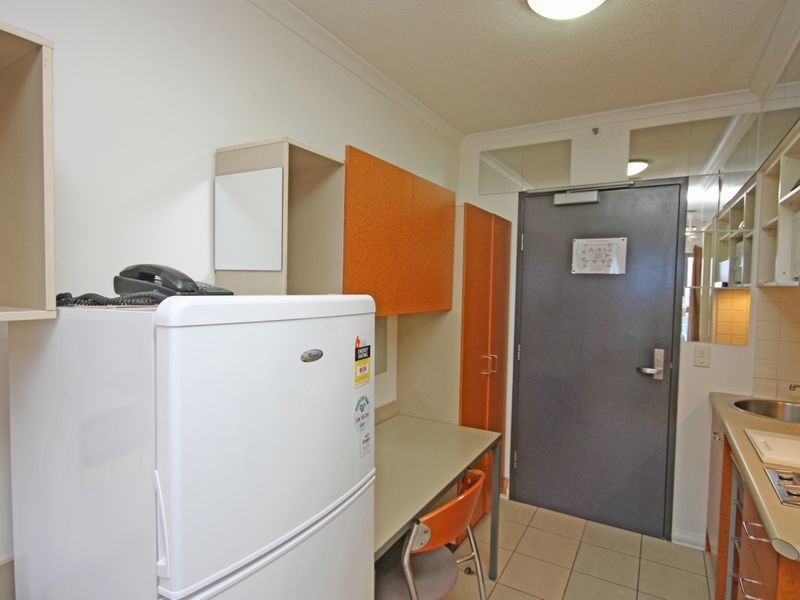 702/9 Castlebar Street, Kangaroo Point QLD 4169