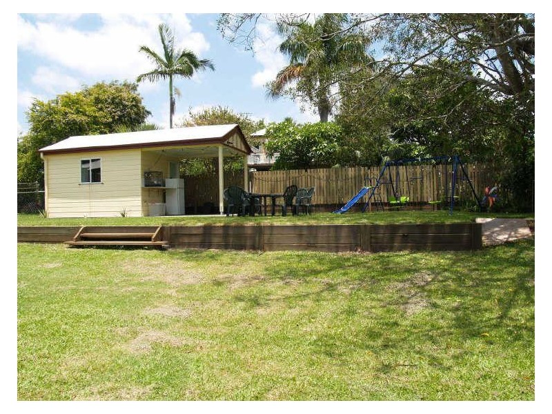 9 Morehead Avenue, Norman Park QLD 4170