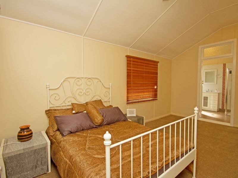 35 Latrobe Street, East Brisbane QLD 4169