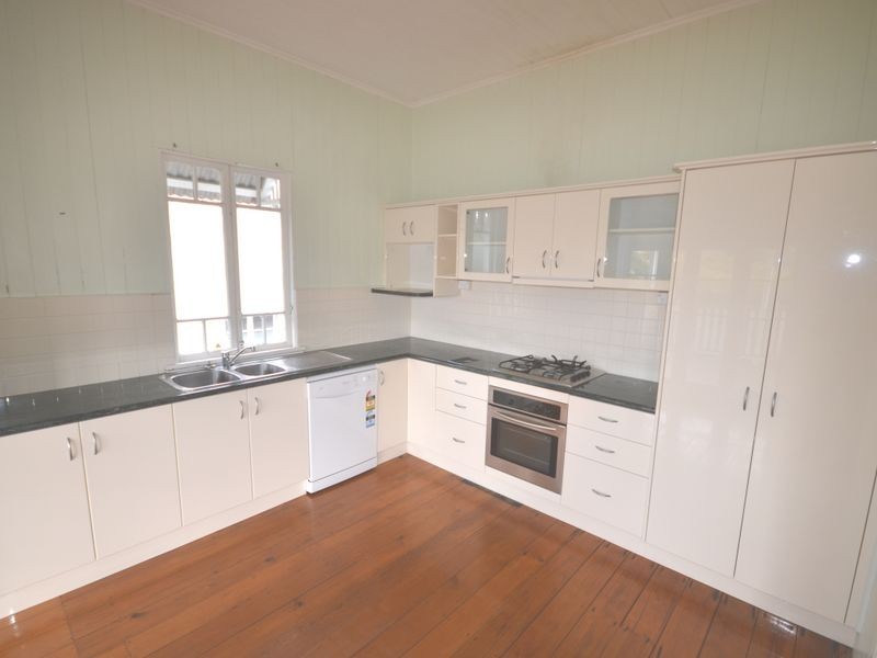 27 Neville Street, Kangaroo Point QLD 4169