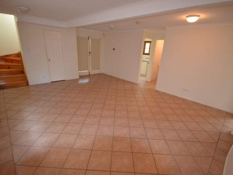 27 Neville Street, Kangaroo Point QLD 4169